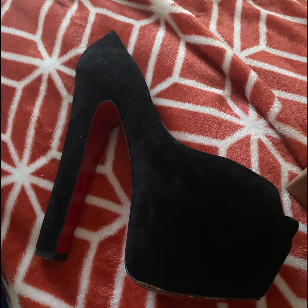 Beautiful shoes that are too tight.  Been worn 2 times.